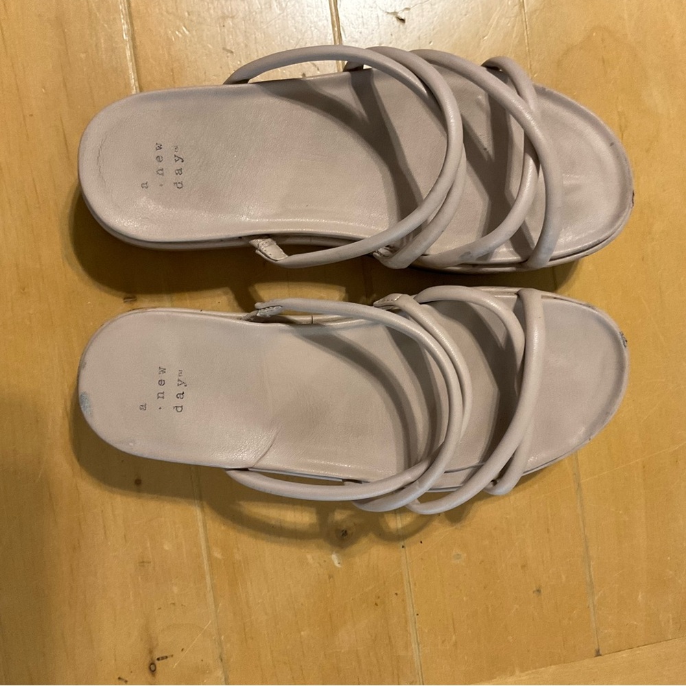 A New Day Women's Tan Strappy Sandals